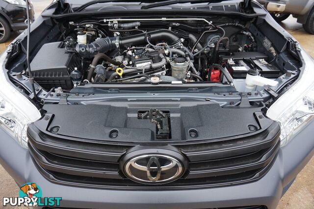 2020 TOYOTA HILUX   CAB CHASSIS