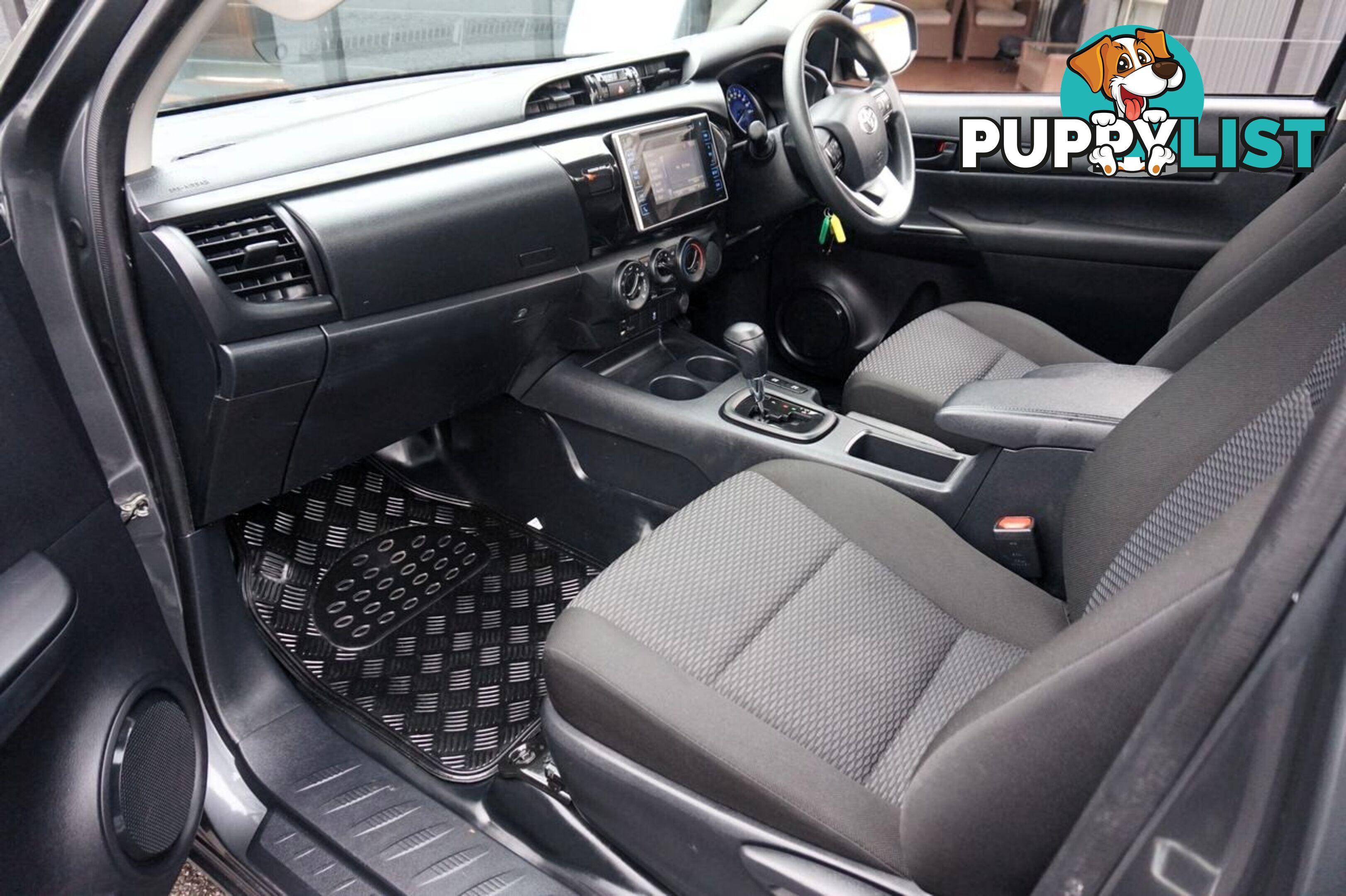 2020 TOYOTA HILUX   CAB CHASSIS