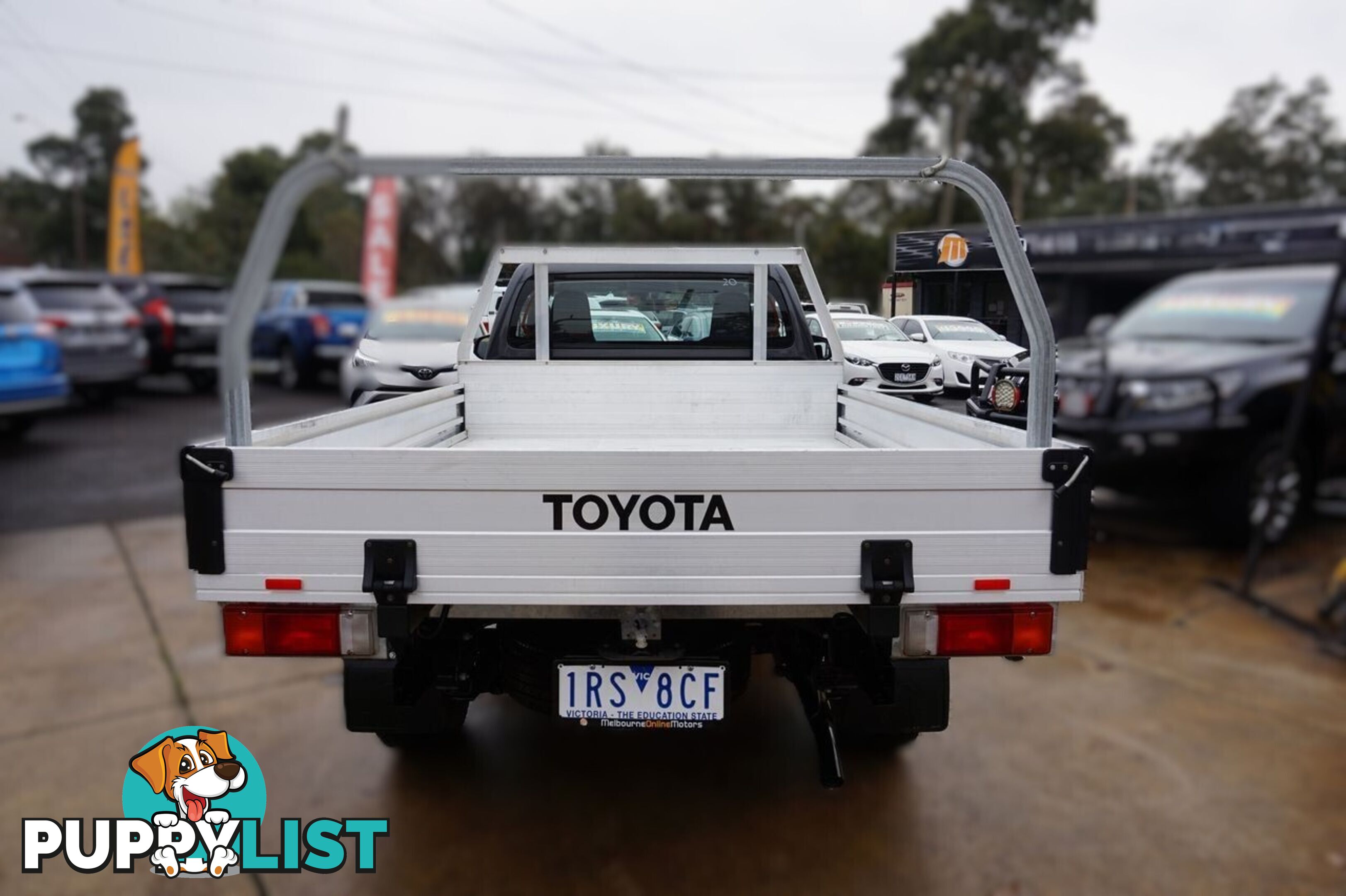 2020 TOYOTA HILUX   CAB CHASSIS