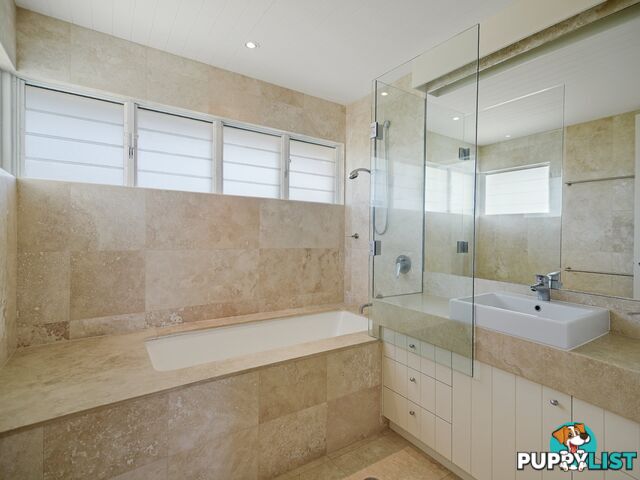 2/74 Peregian Esplanade PEREGIAN BEACH QLD 4573