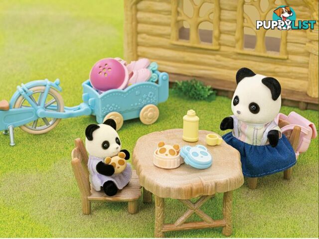 Sylvanian Families - Cycle & Skate Playset - Panda Girl - Mdsf5652 - 5054131056523