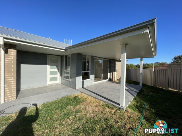 2/12 Grandis Parade TAREE NSW 2430