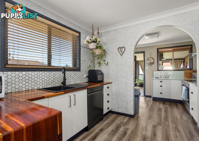 84 Old Bar Road OLD BAR NSW 2430