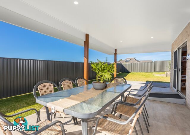 8 Ondaroo Crest OLD BAR NSW 2430