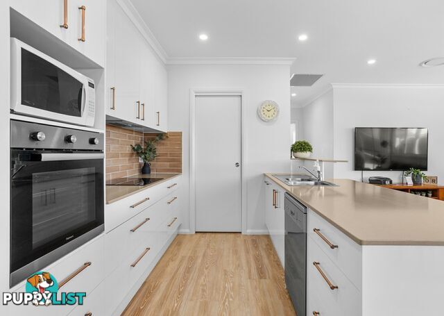 8 Ondaroo Crest OLD BAR NSW 2430
