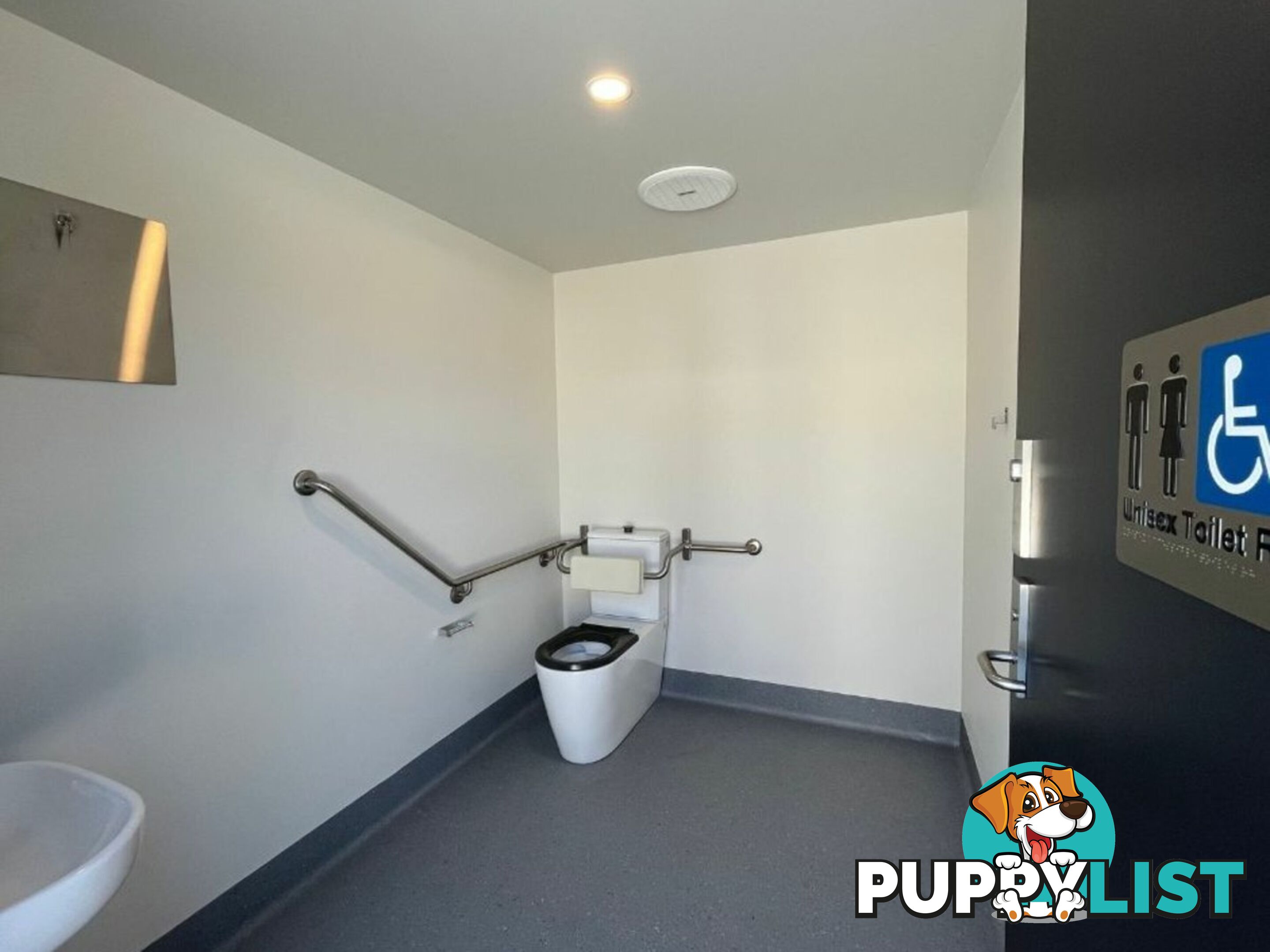 17 Berry Close WALLABI POINT NSW 2430