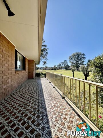 4 Woolcott Close TAREE NSW 2430