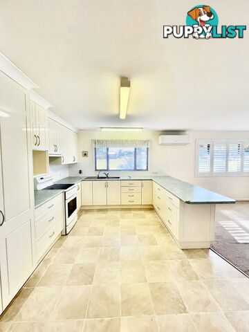 4 Woolcott Close TAREE NSW 2430