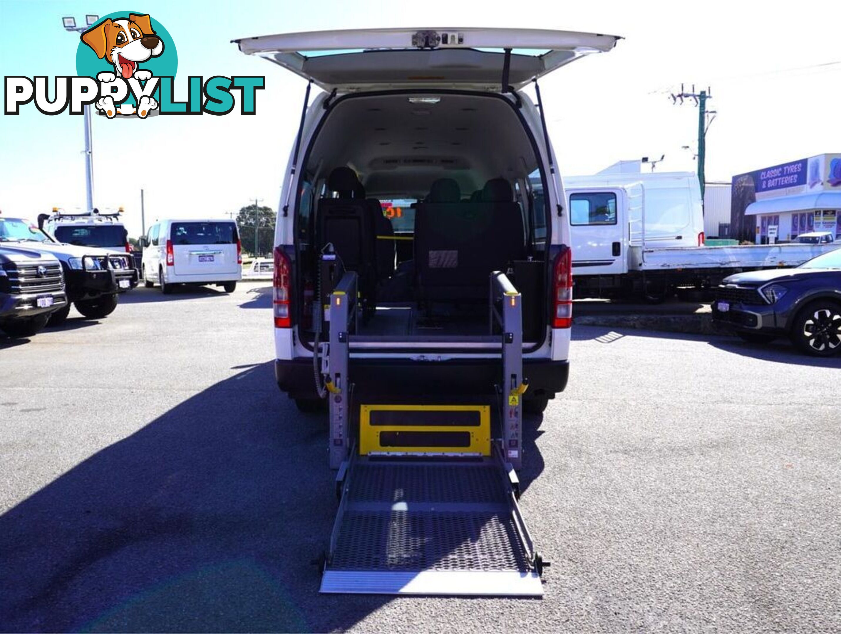 2015 TOYOTA HIACE  KDH223R 
