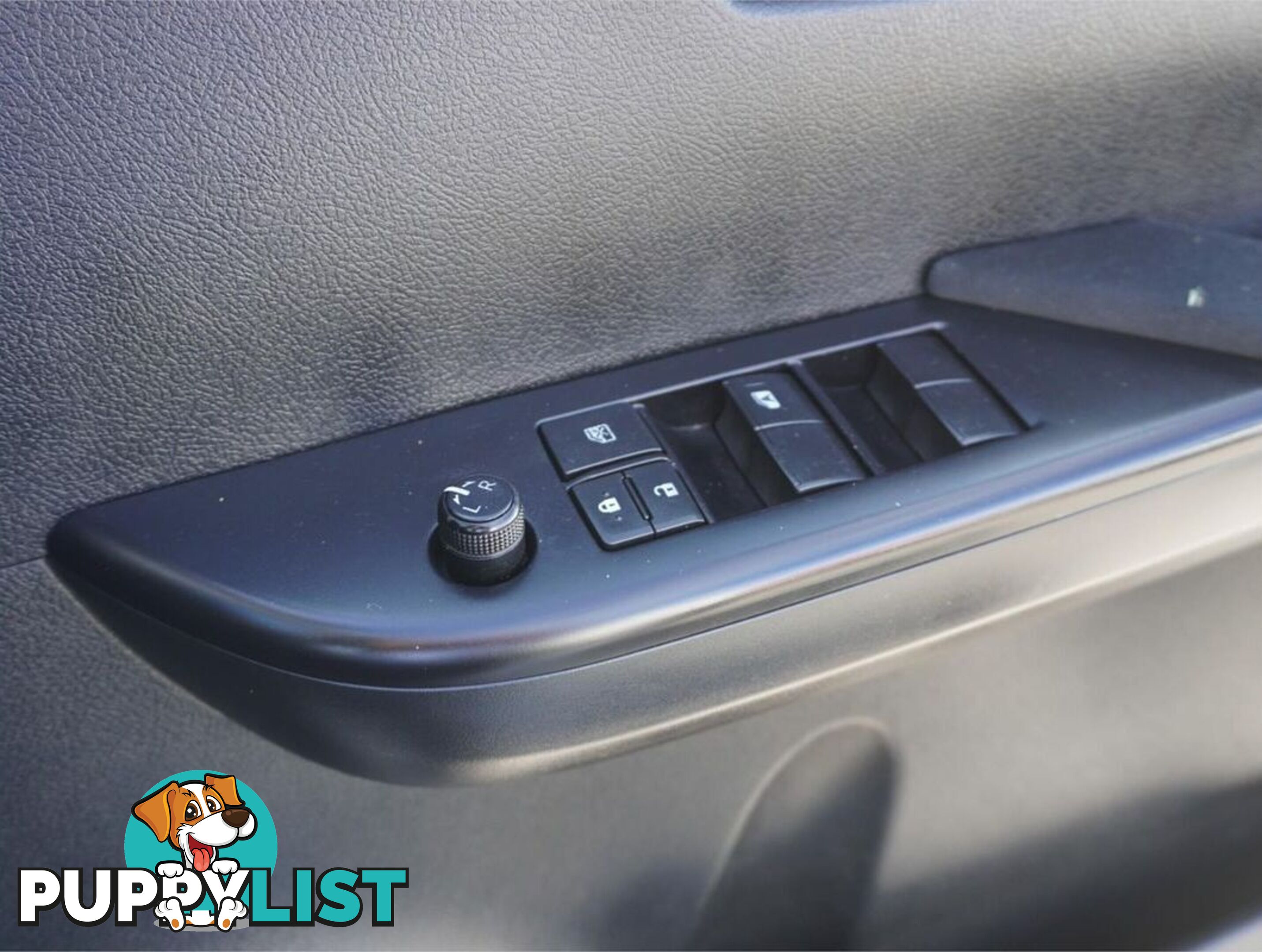 2019 TOYOTA HILUX  GUN126R 