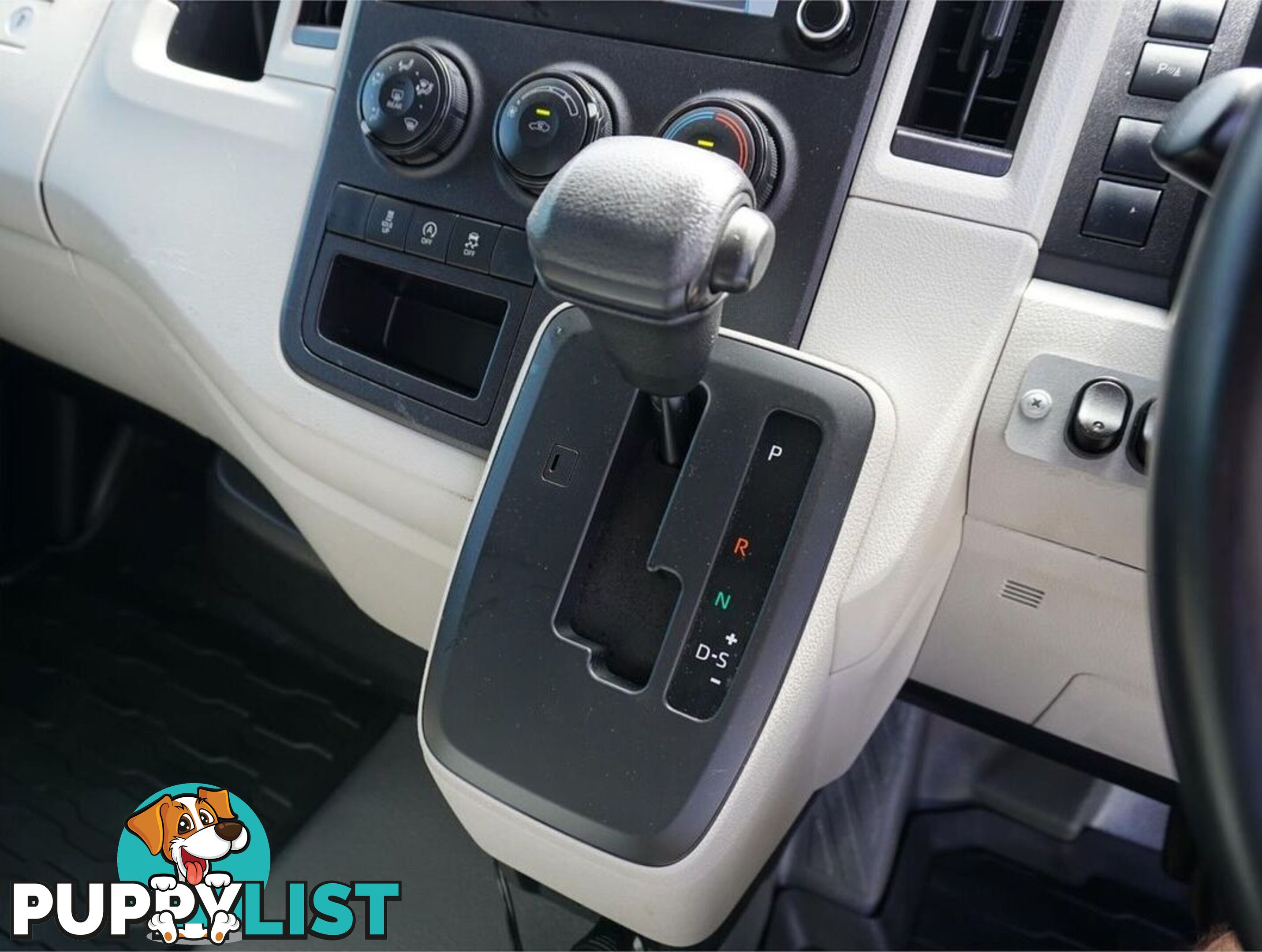 2019 TOYOTA HIACE  GDH300R 