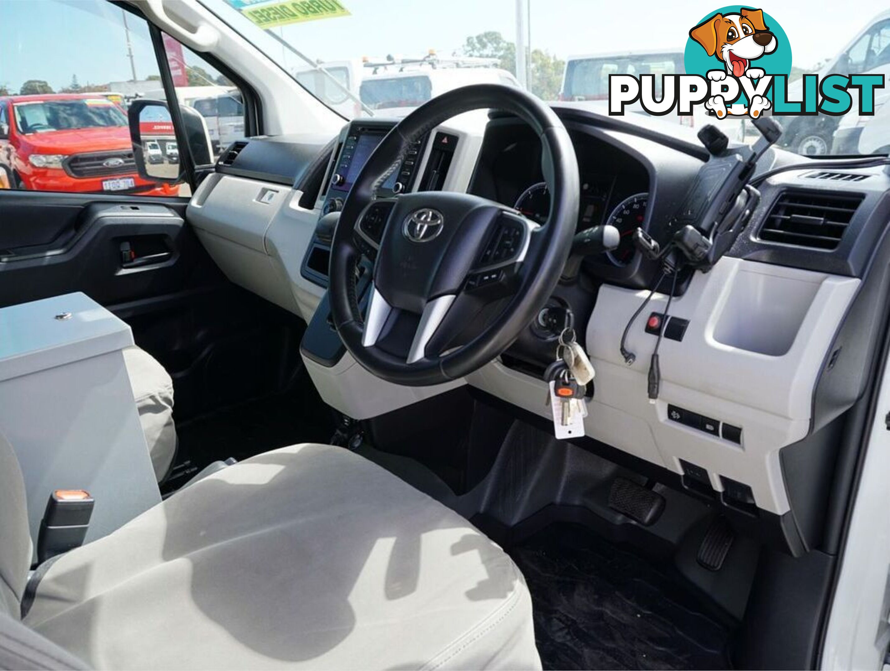 2019 TOYOTA HIACE  GDH300R 