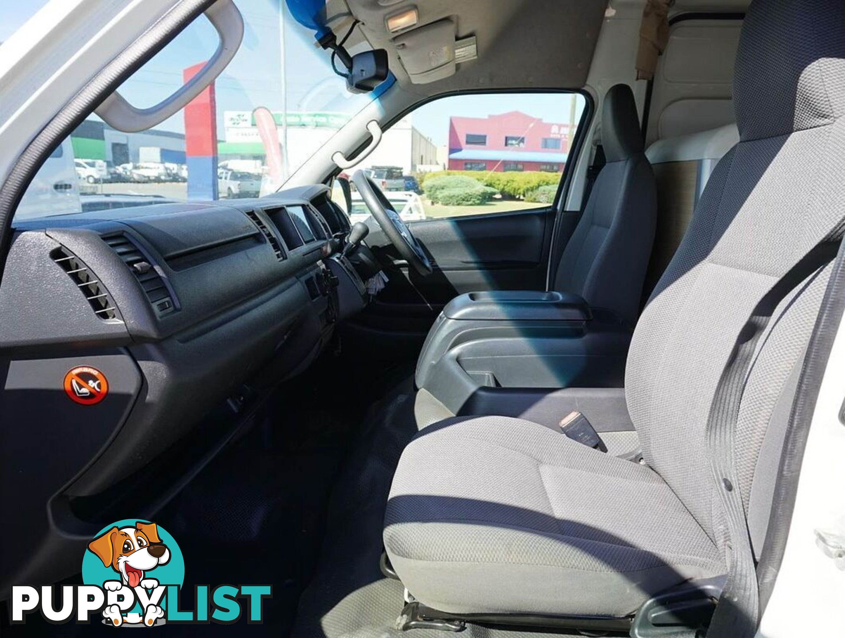 2018 TOYOTA HIACE  TRH221R 