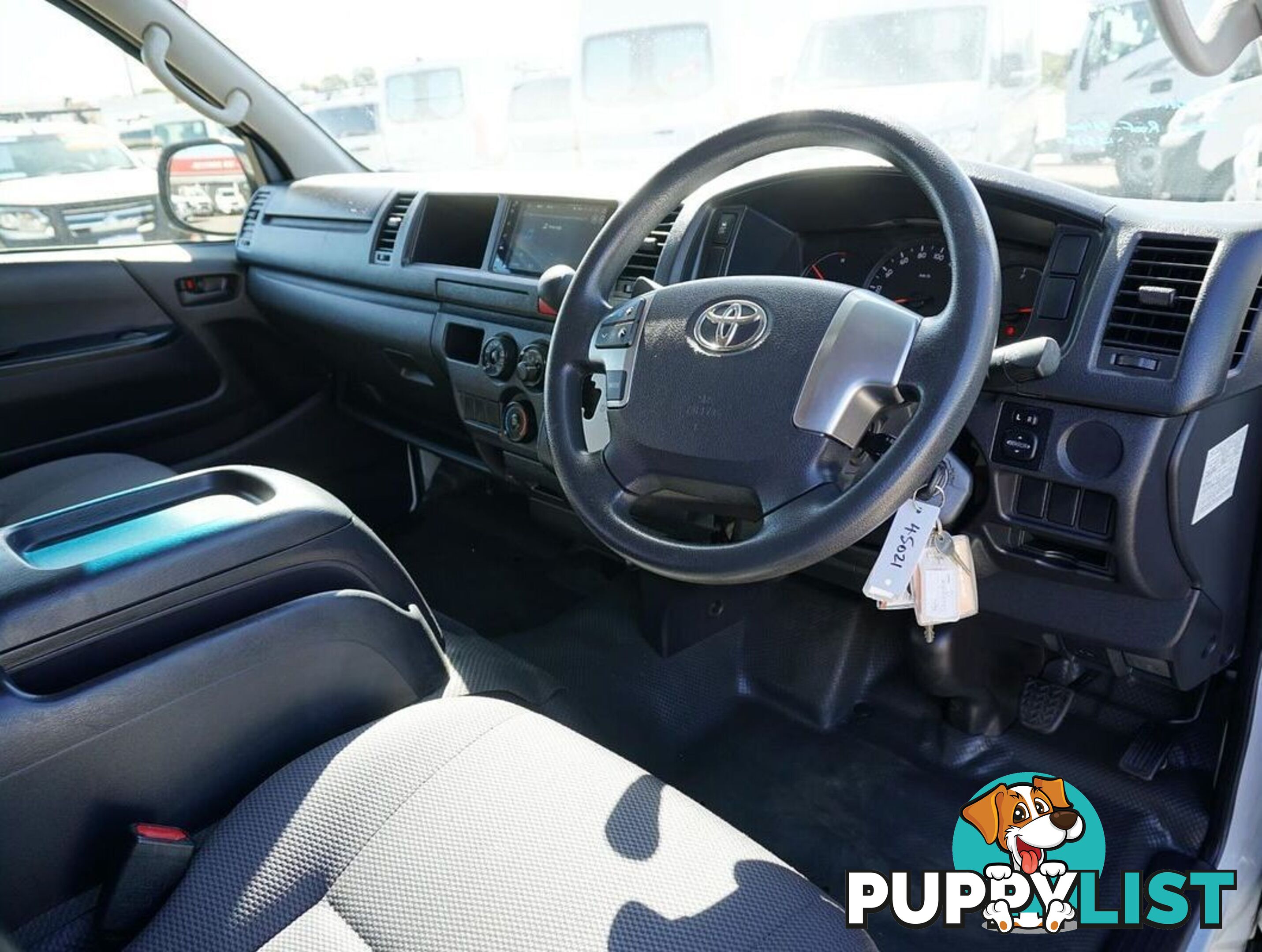 2018 TOYOTA HIACE  TRH221R 