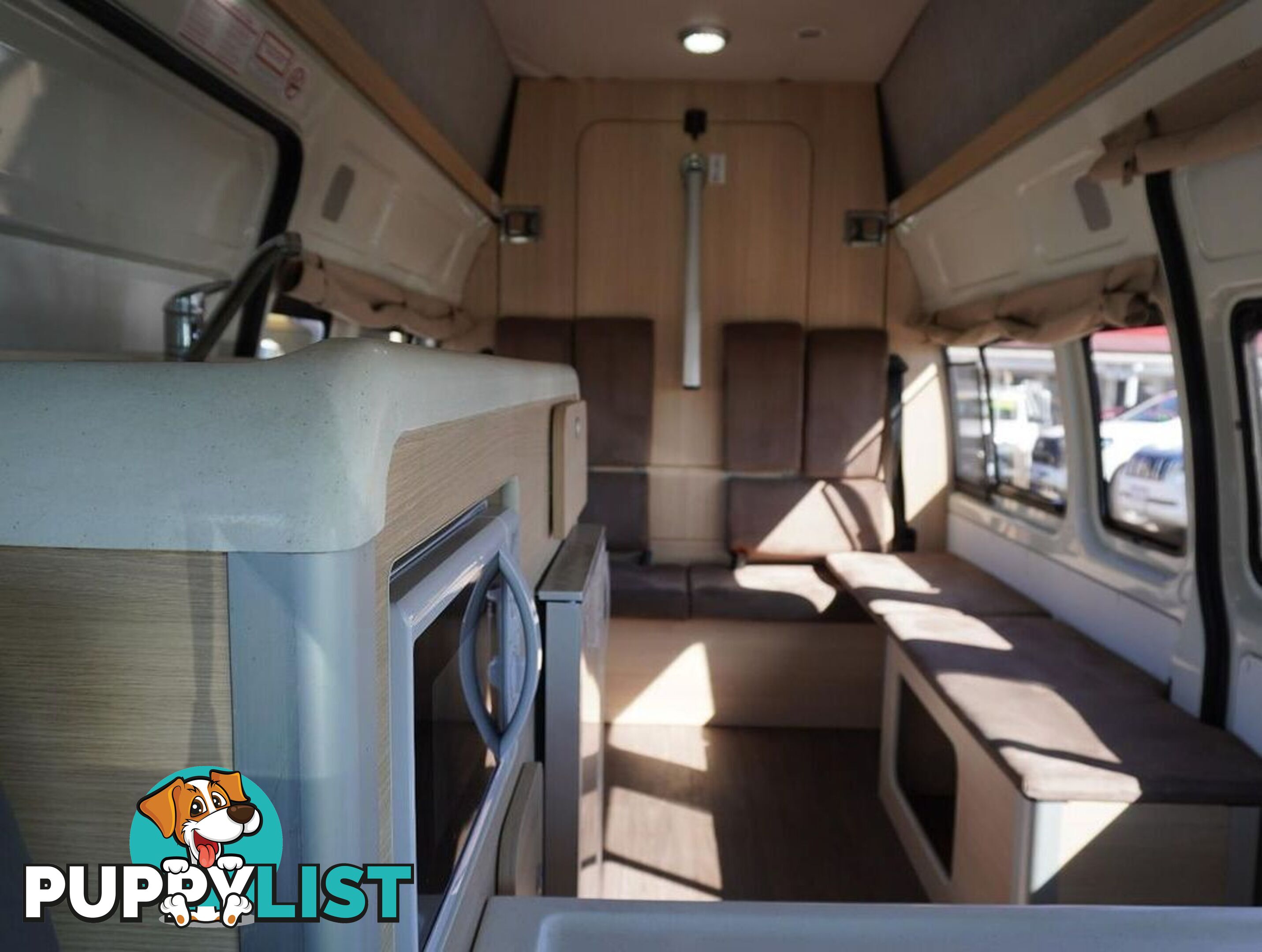 2018 TOYOTA HIACE  TRH221R 