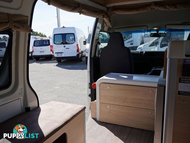 2018 TOYOTA HIACE  TRH221R 