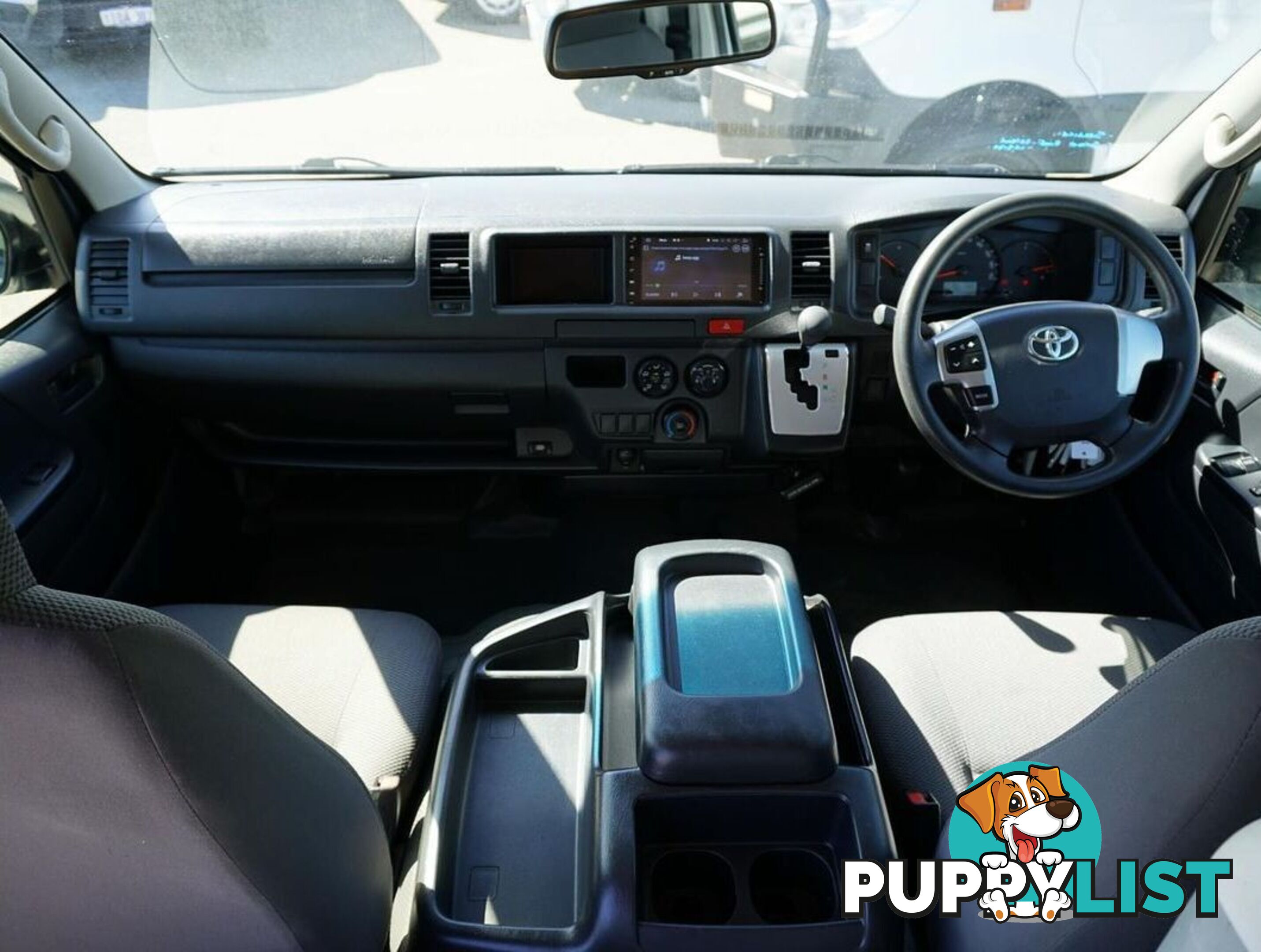 2018 TOYOTA HIACE  TRH221R 