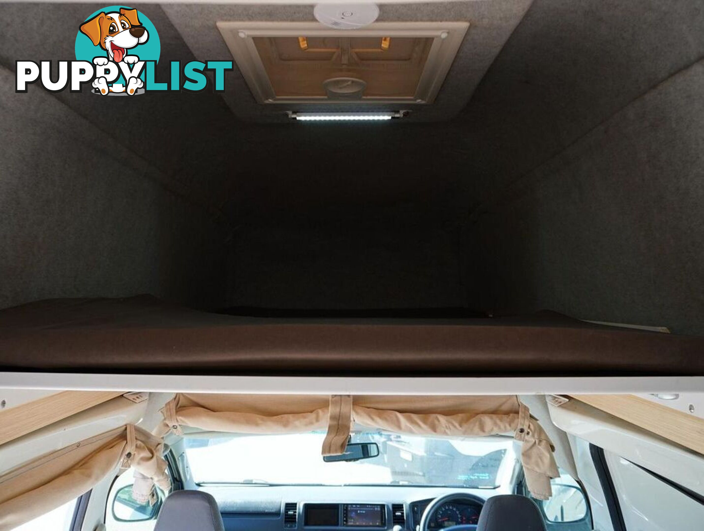 2018 TOYOTA HIACE  TRH221R 