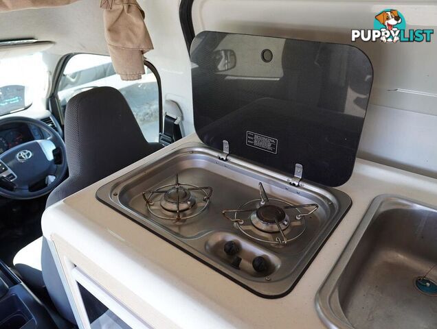 2018 TOYOTA HIACE  TRH221R 