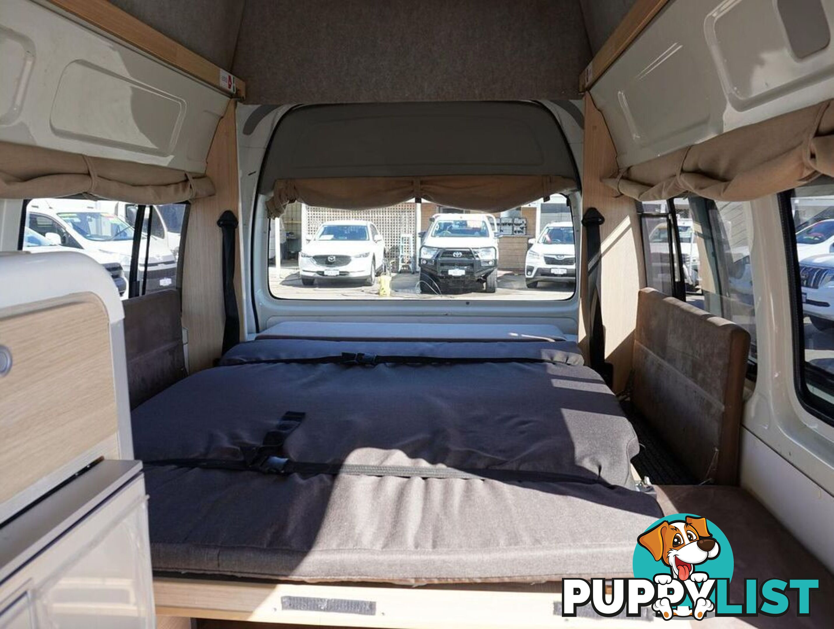 2018 TOYOTA HIACE  TRH221R 