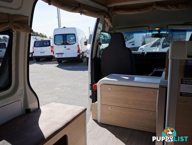 2018 TOYOTA HIACE  TRH221R 