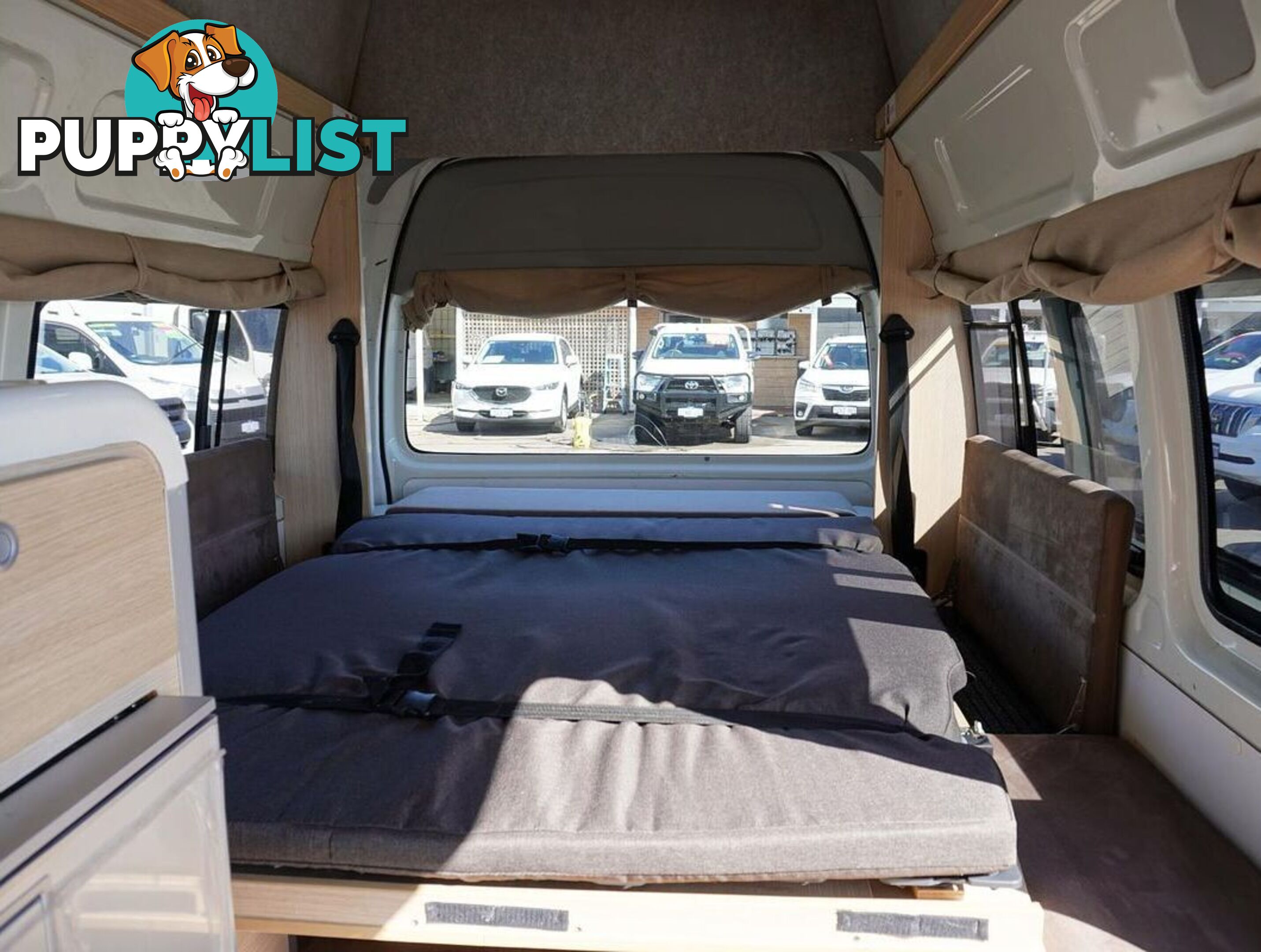 2018 TOYOTA HIACE  TRH221R 