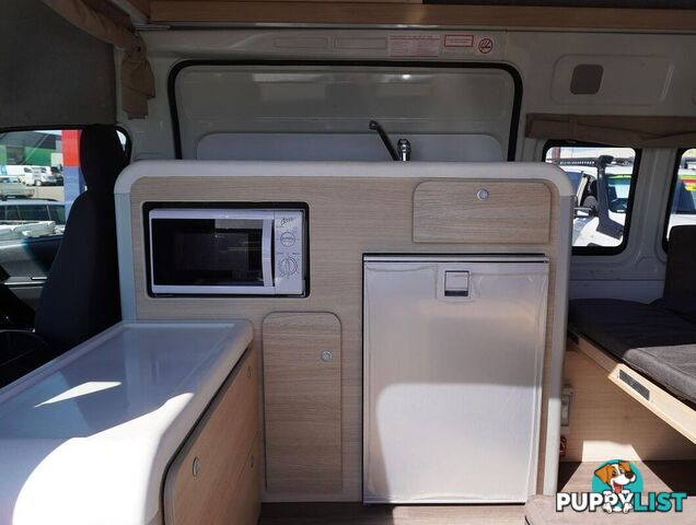2018 TOYOTA HIACE  TRH221R 