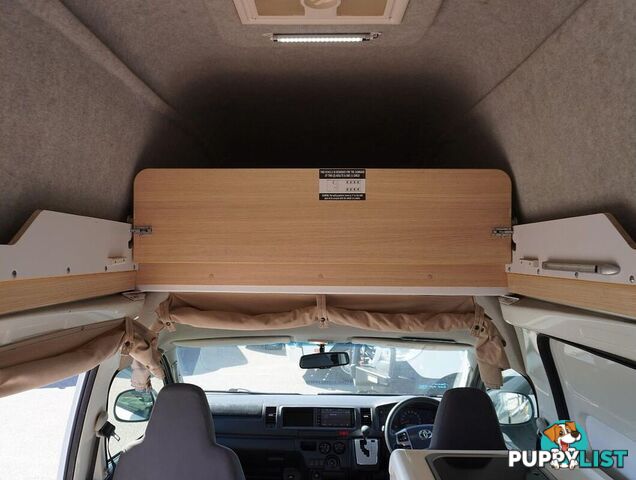 2018 TOYOTA HIACE  TRH221R 