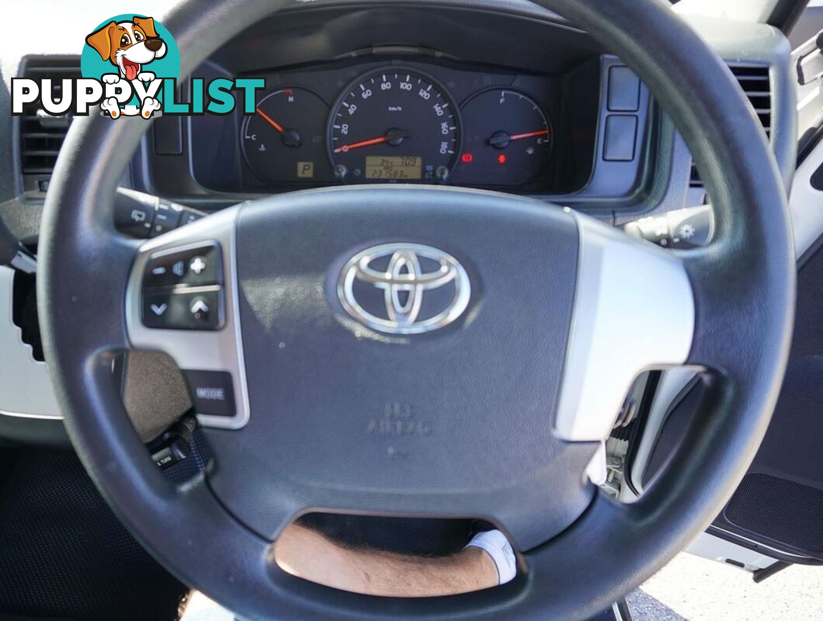 2018 TOYOTA HIACE  TRH221R 