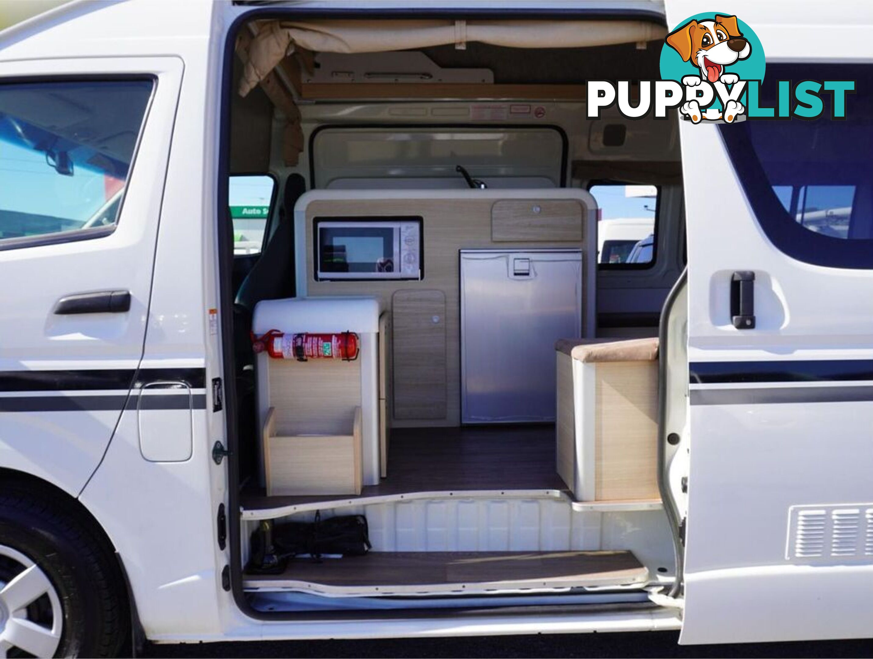 2018 TOYOTA HIACE  TRH221R 
