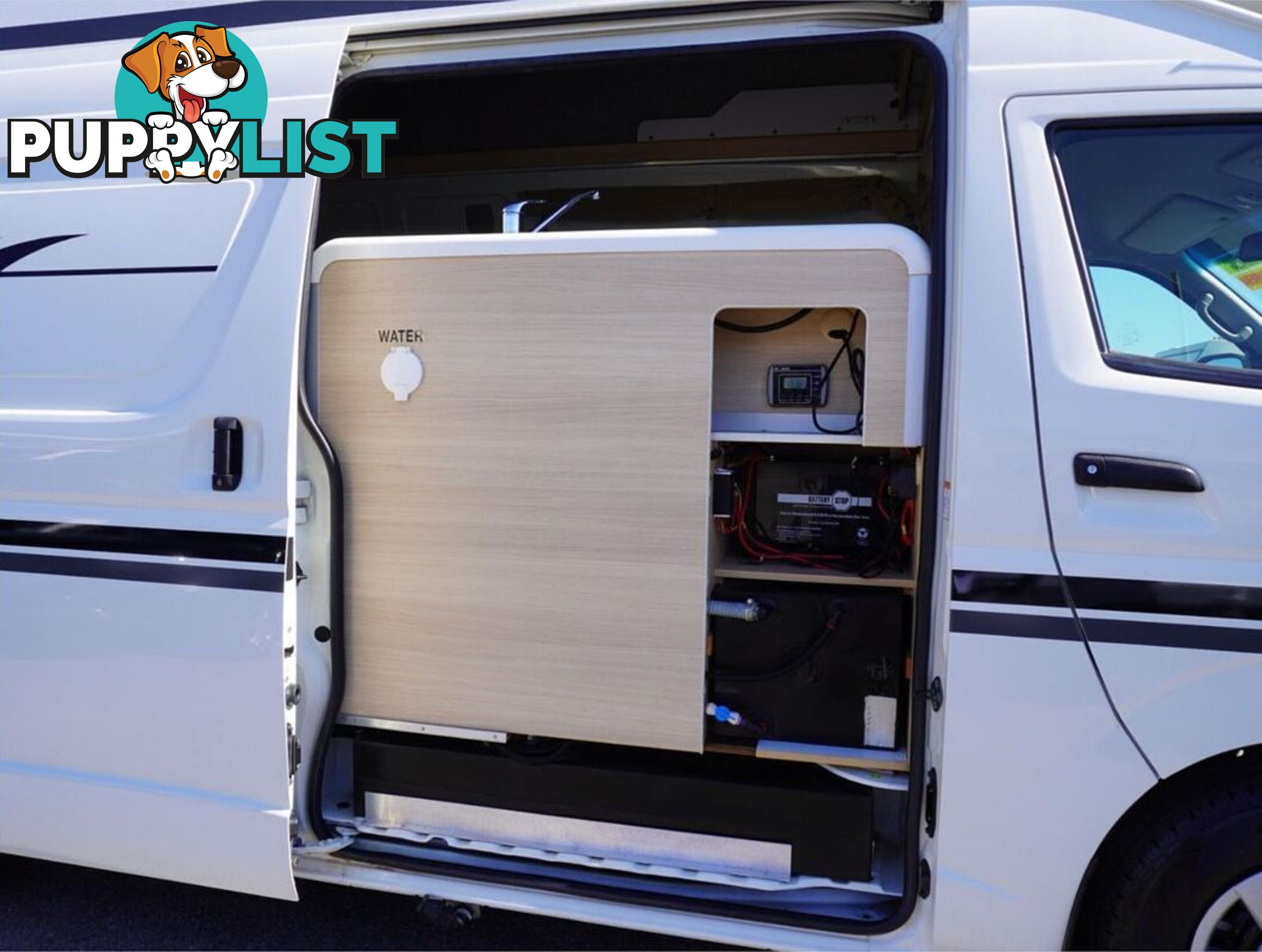 2018 TOYOTA HIACE  TRH221R 