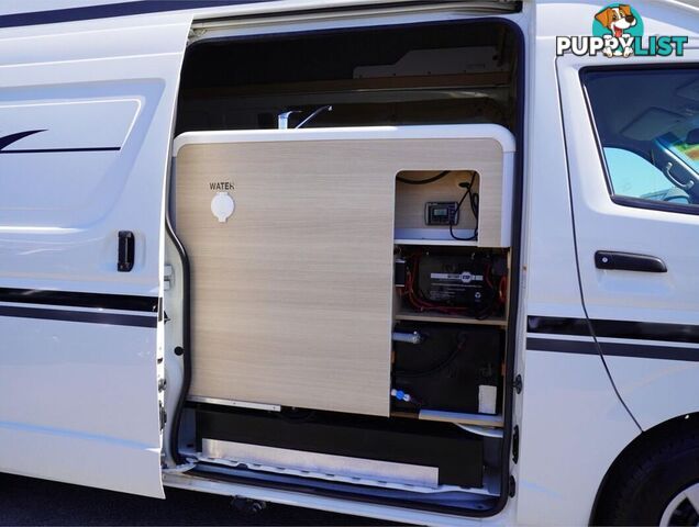 2018 TOYOTA HIACE  TRH221R 