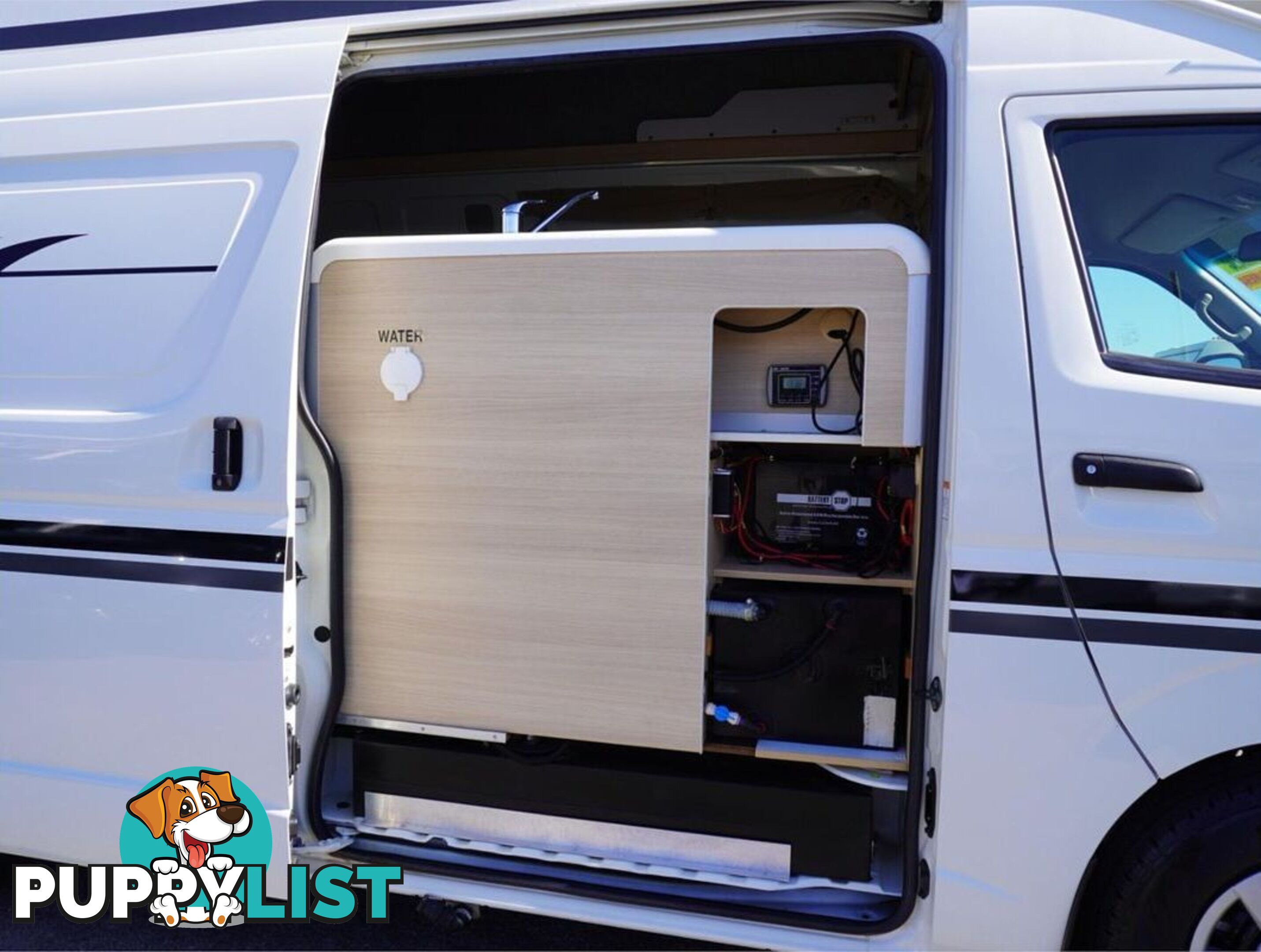 2018 TOYOTA HIACE  TRH221R 