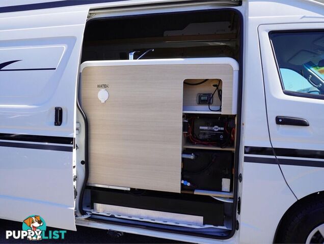 2018 TOYOTA HIACE  TRH221R 