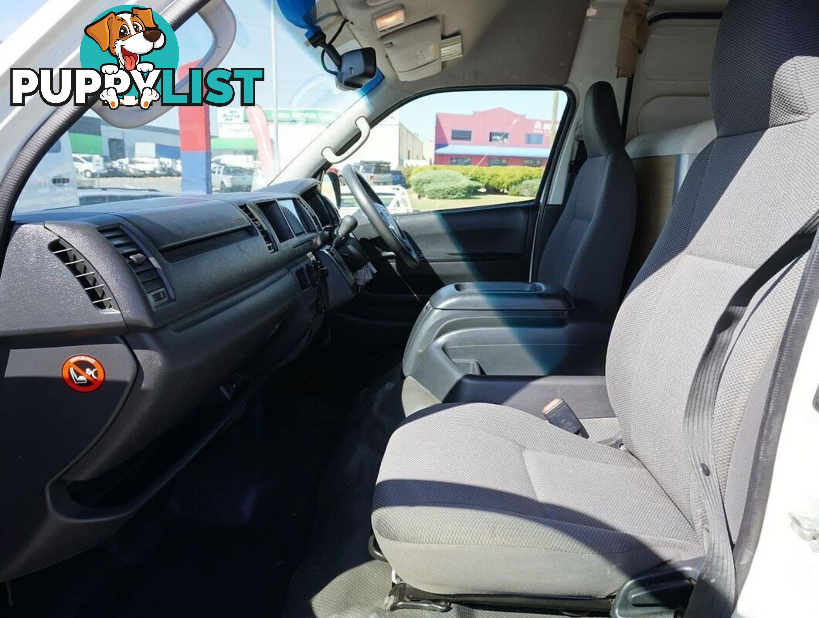 2018 TOYOTA HIACE  TRH221R 