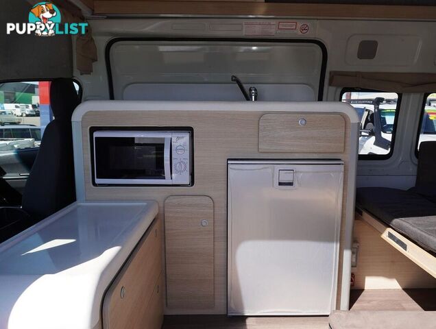 2018 TOYOTA HIACE  TRH221R 