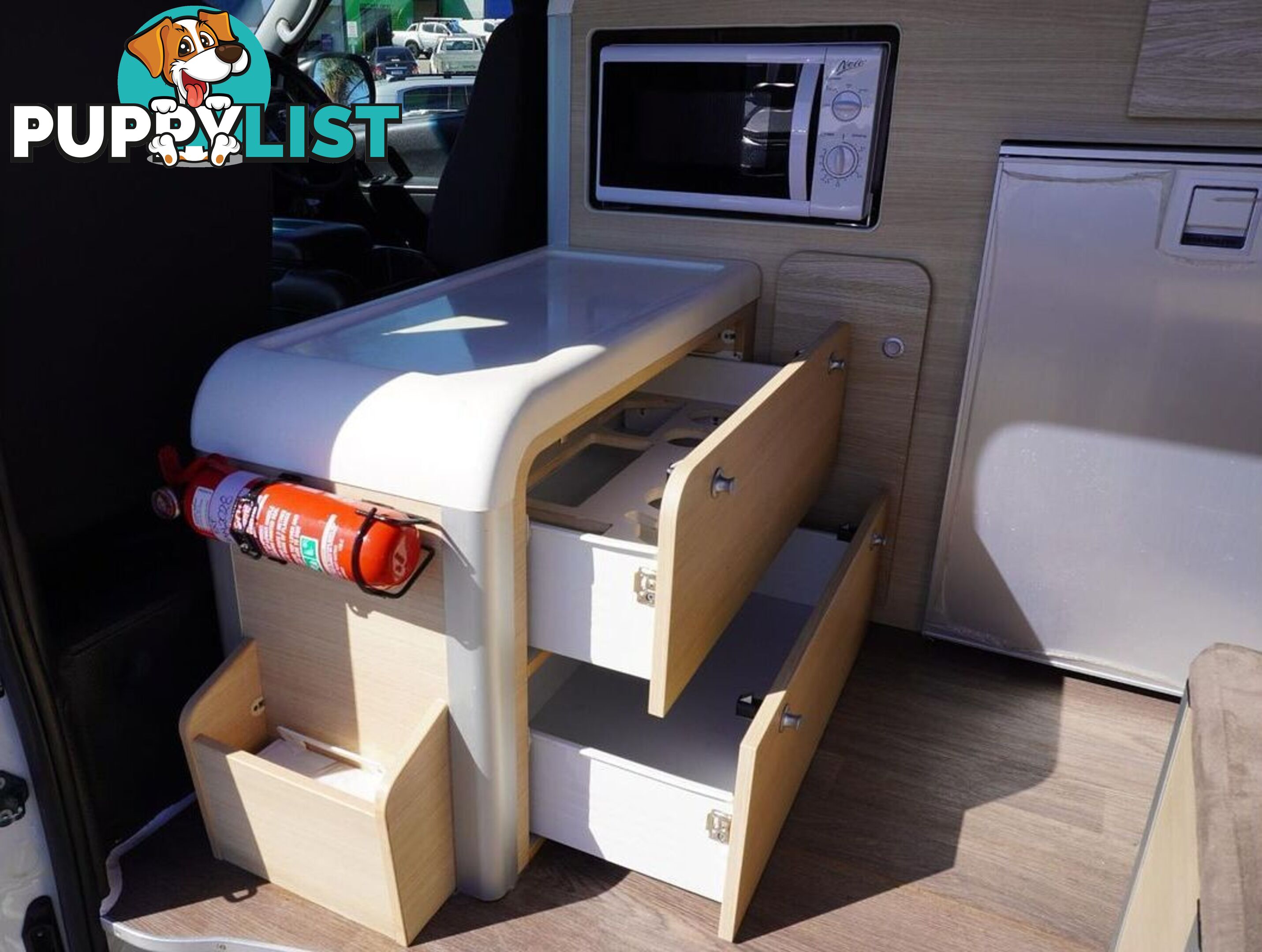 2018 TOYOTA HIACE  TRH221R 