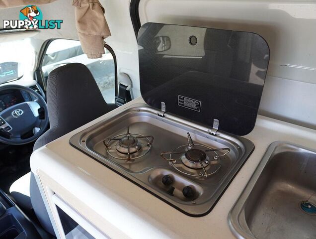 2018 TOYOTA HIACE  TRH221R 