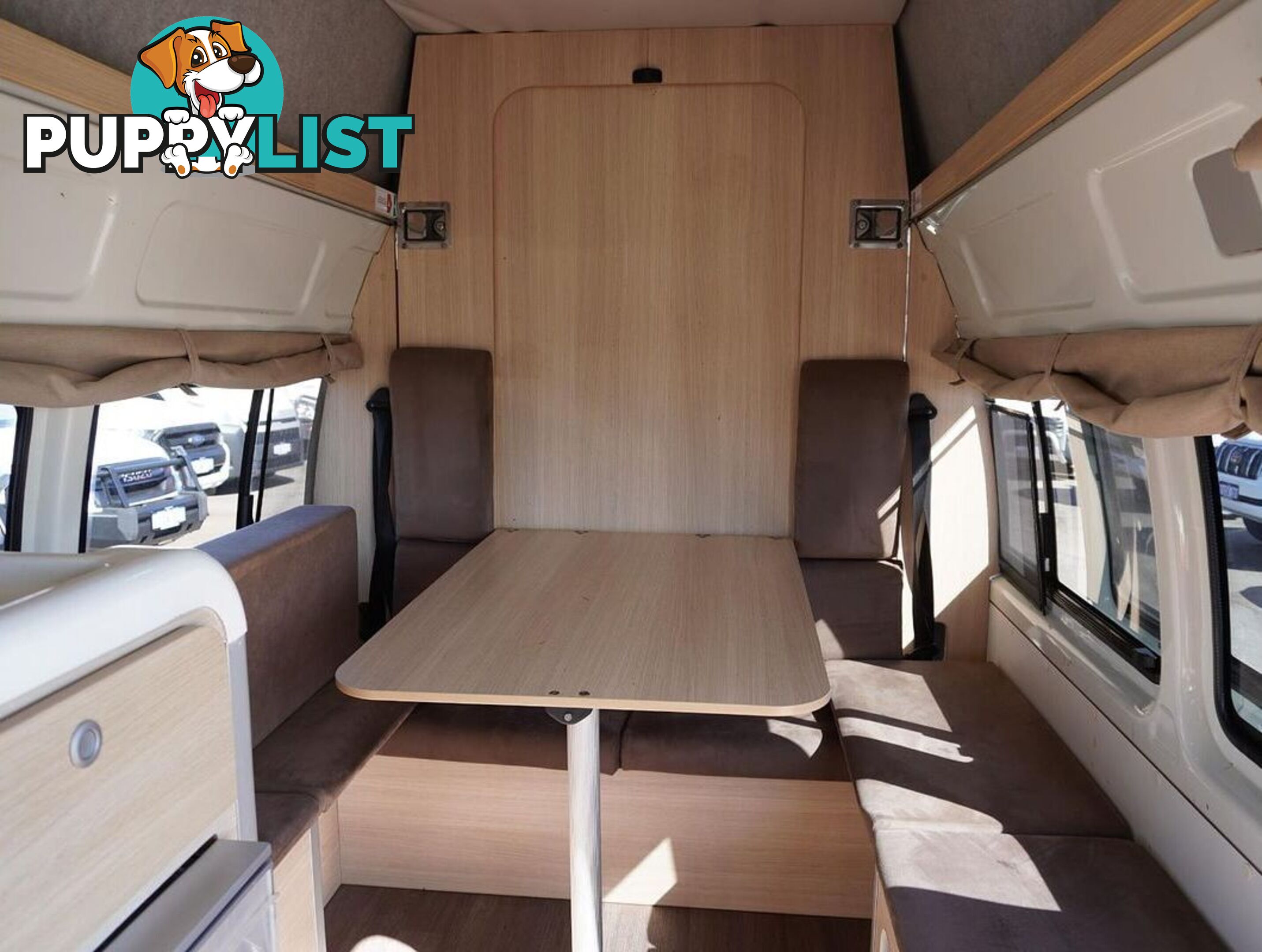 2018 TOYOTA HIACE  TRH221R 