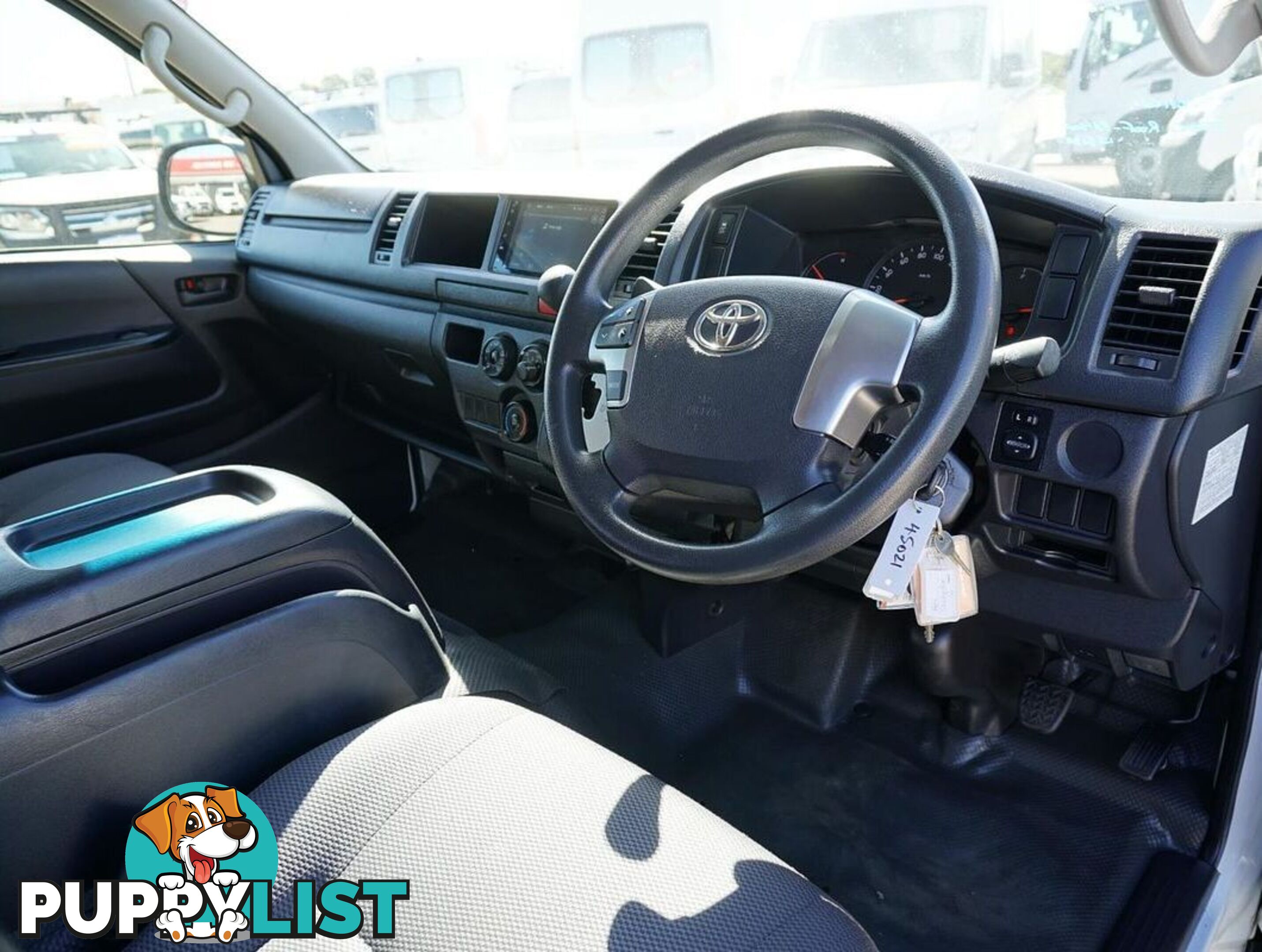 2018 TOYOTA HIACE  TRH221R 
