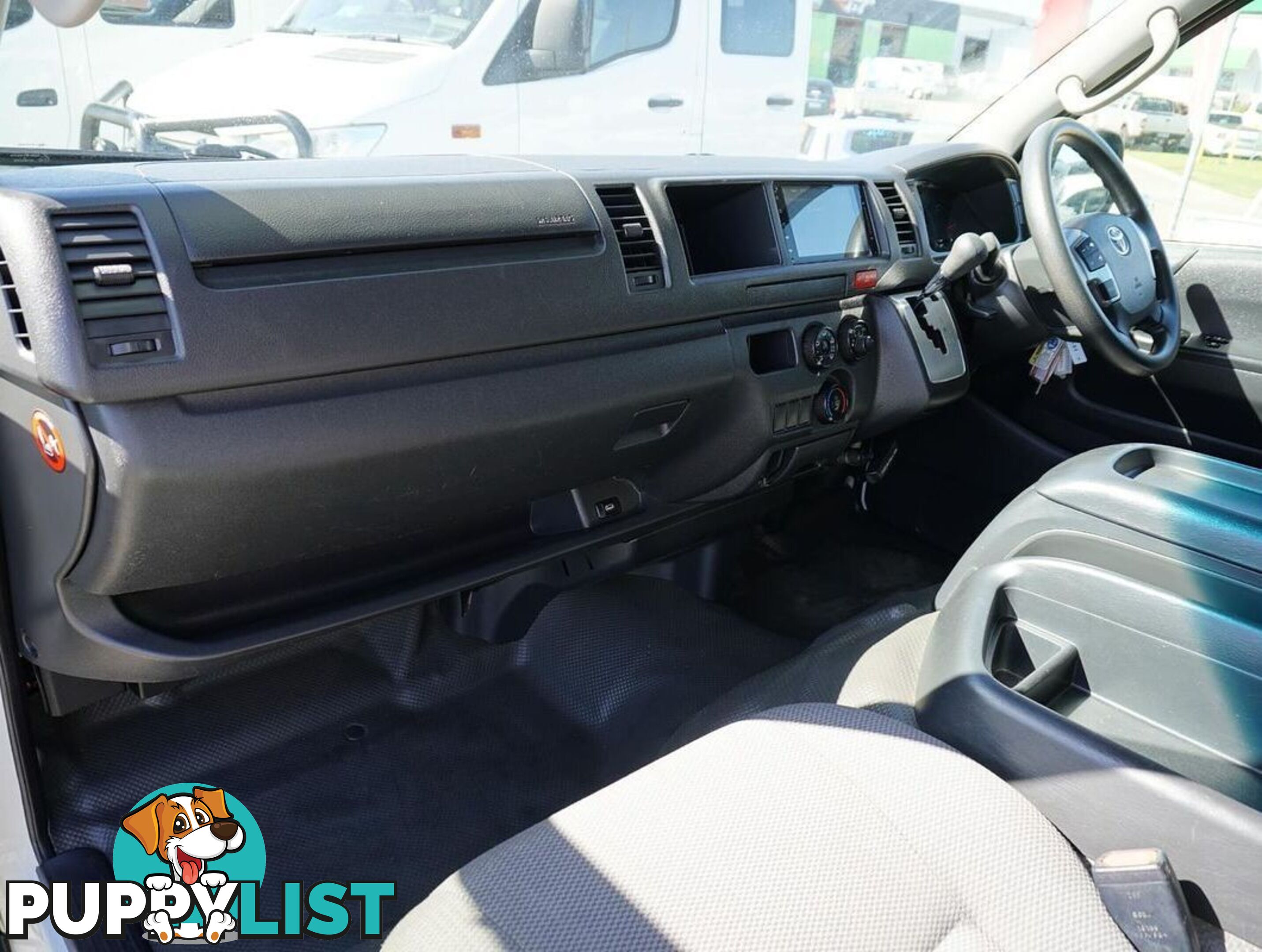 2018 TOYOTA HIACE  TRH221R 