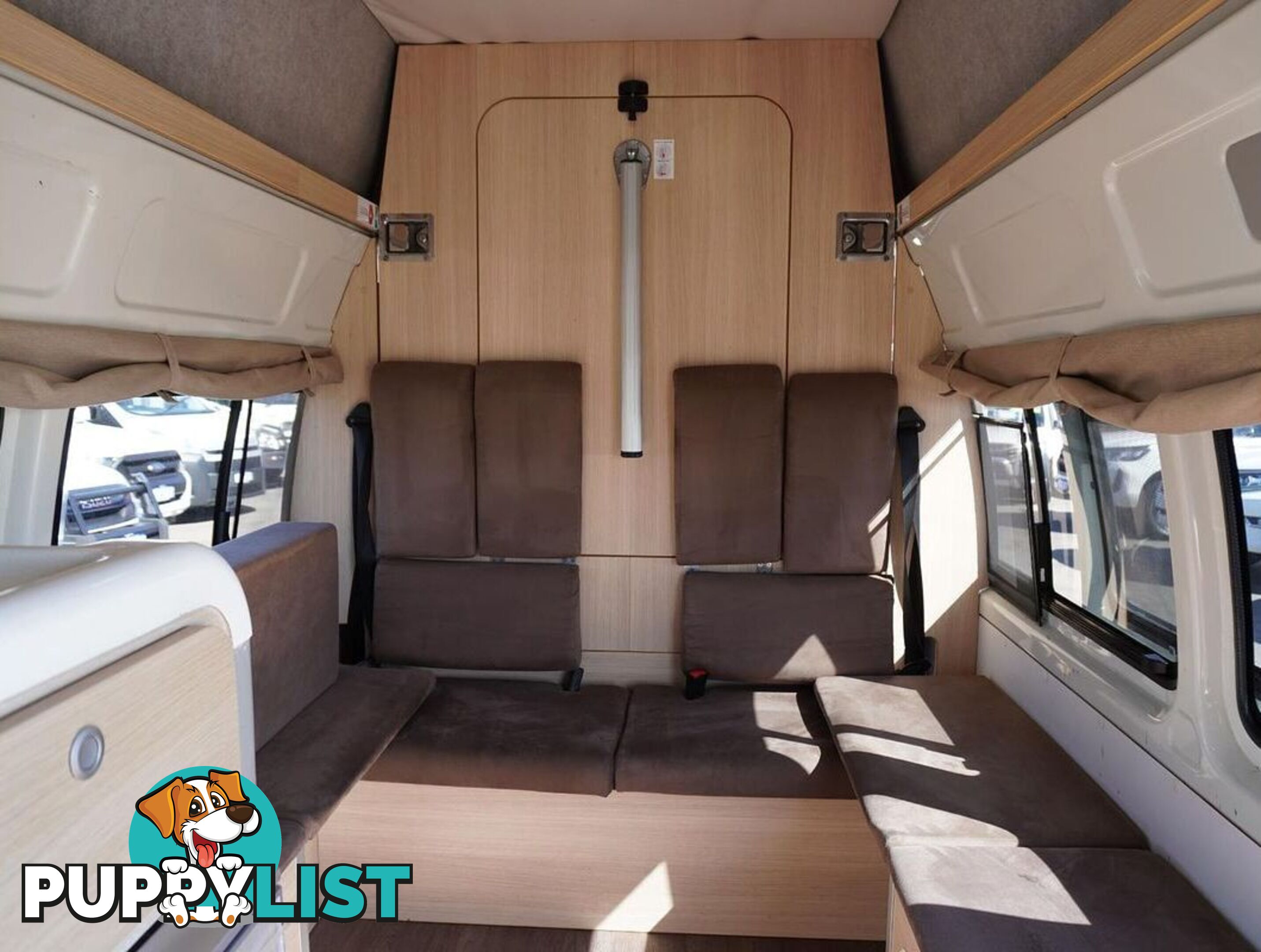 2018 TOYOTA HIACE  TRH221R 