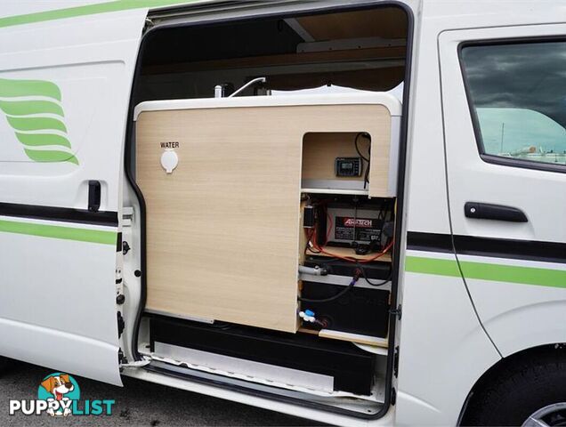 2018 TOYOTA HIACE  TRH221R 