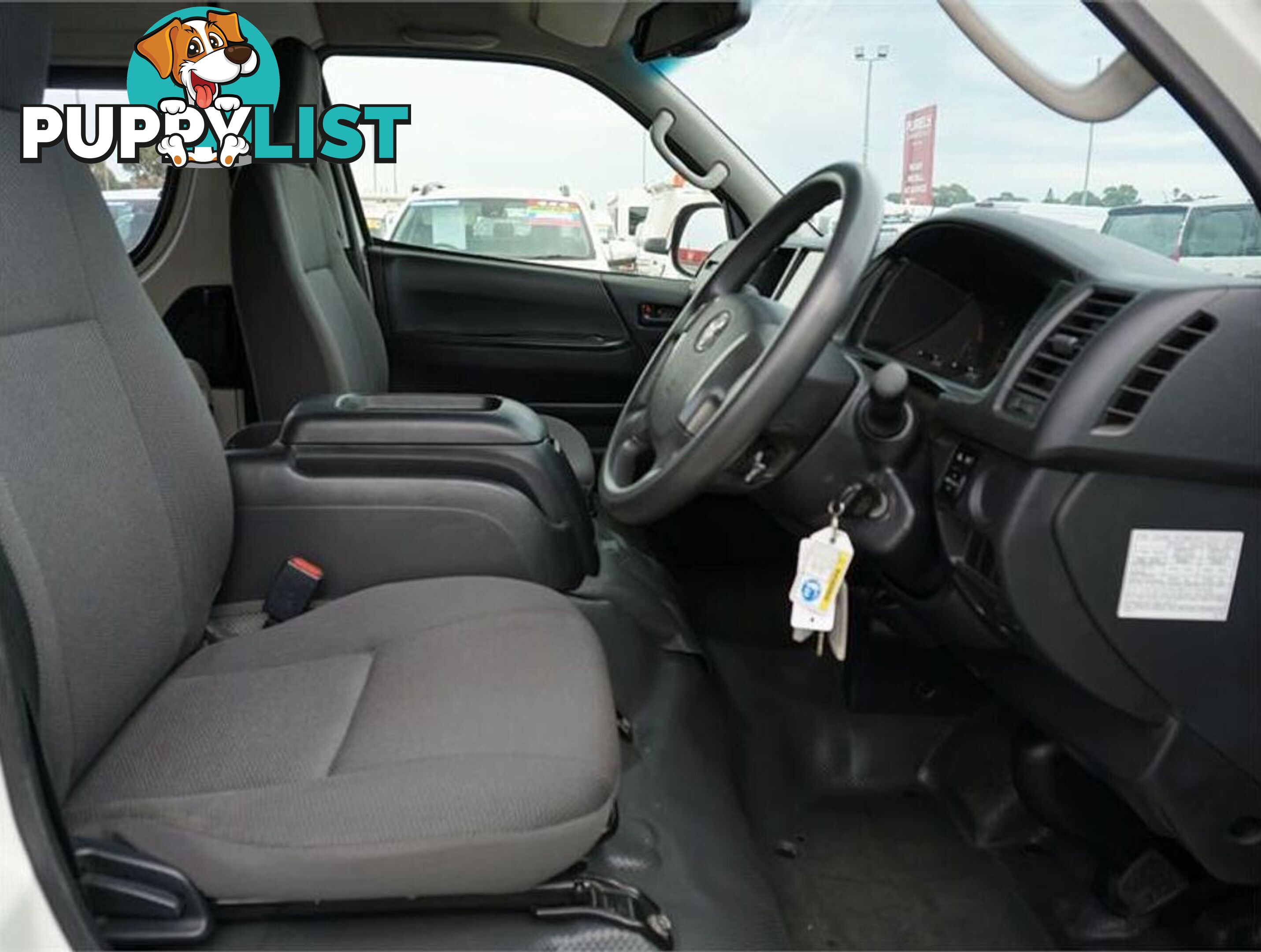 2018 TOYOTA HIACE  TRH221R 