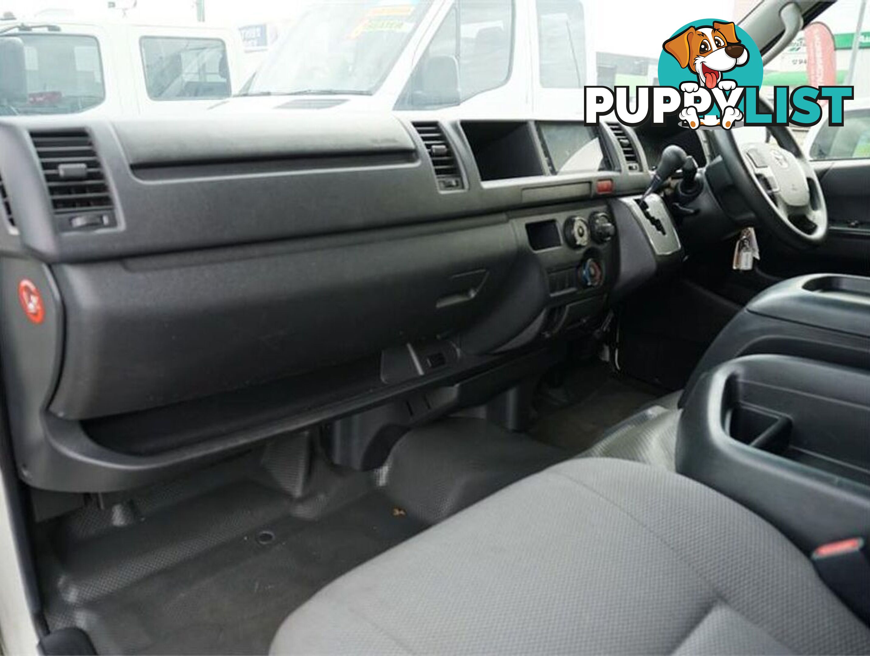 2018 TOYOTA HIACE  TRH221R 