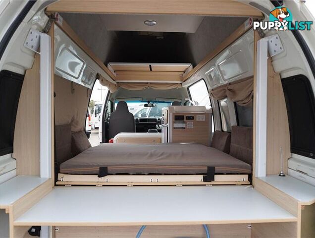 2018 TOYOTA HIACE  TRH221R 