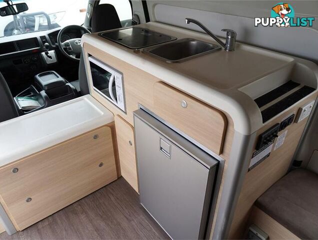 2018 TOYOTA HIACE  TRH221R 