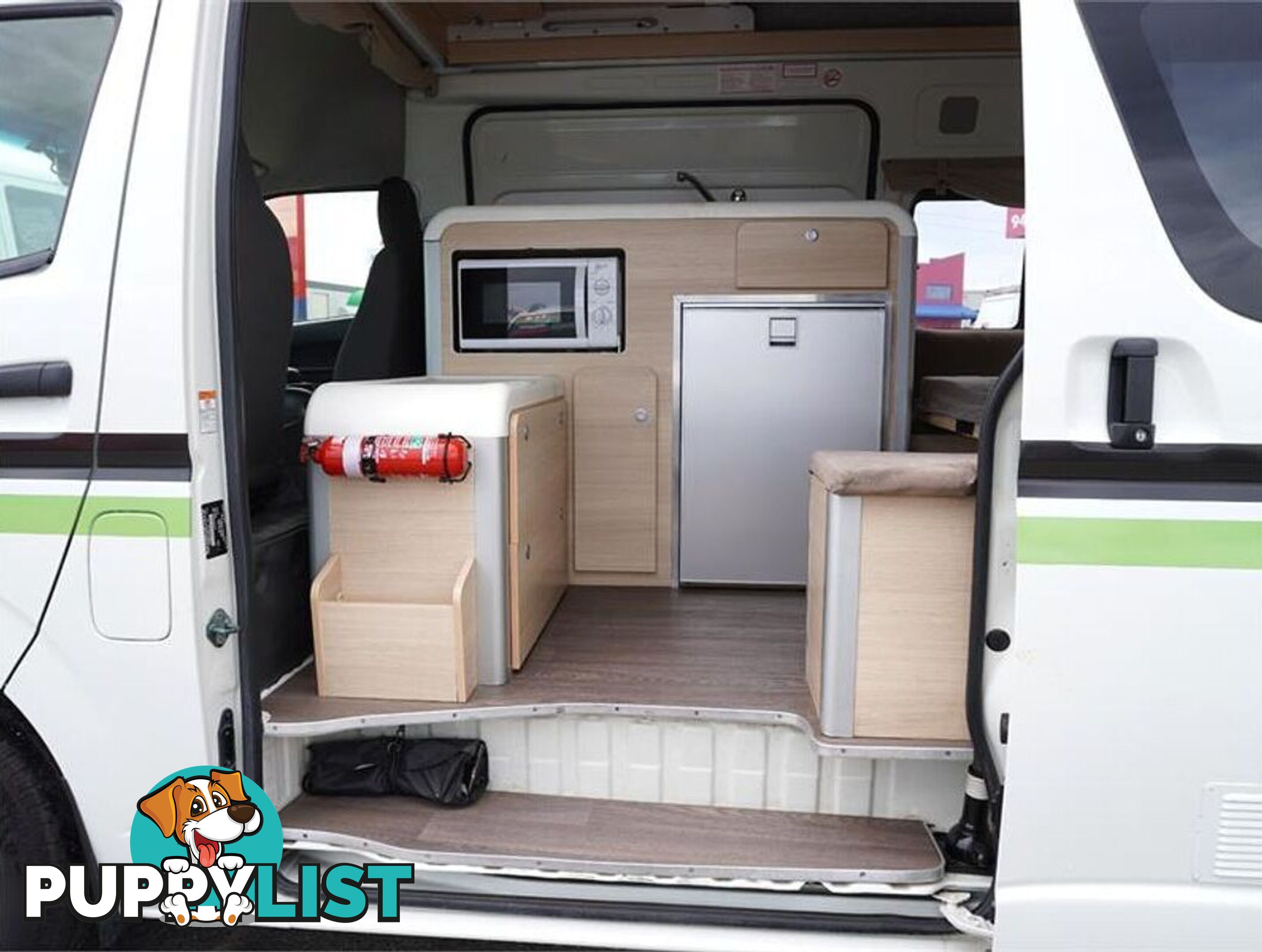 2018 TOYOTA HIACE  TRH221R 