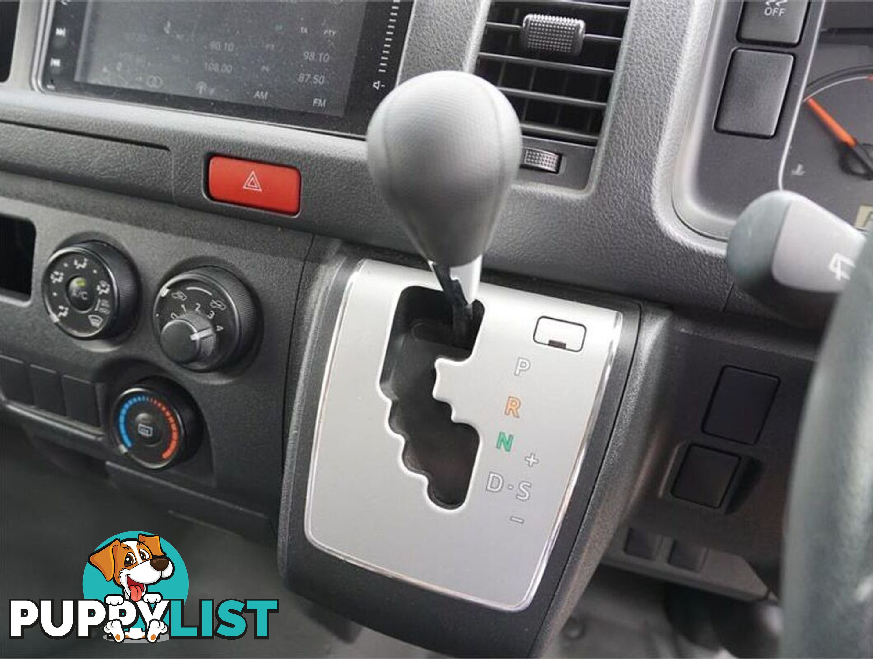 2018 TOYOTA HIACE  TRH221R 