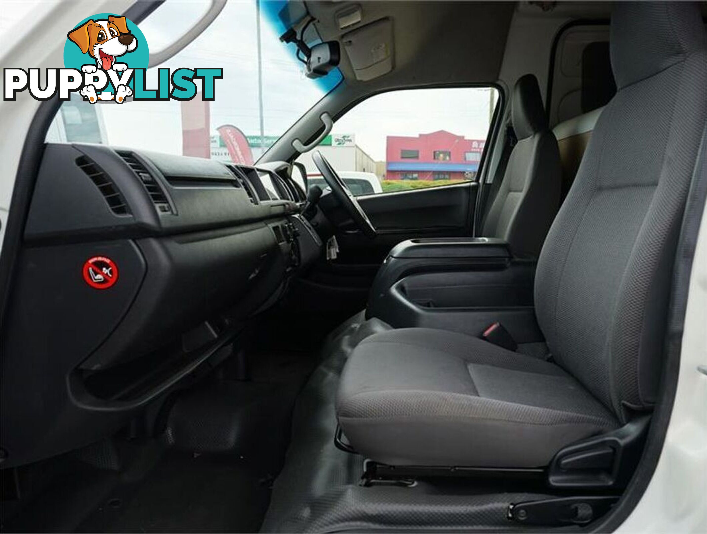 2018 TOYOTA HIACE  TRH221R 
